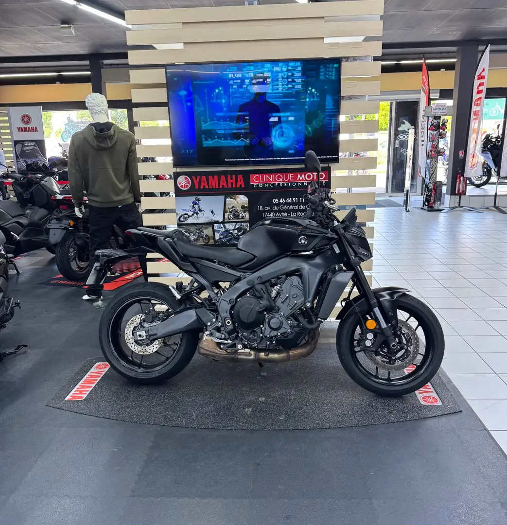 Yamaha MT-09 Noir - 1