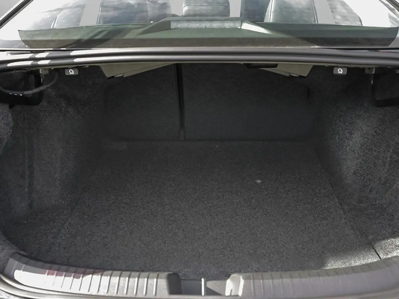 Volkswagen Jetta снимка Volkswagen Jetta