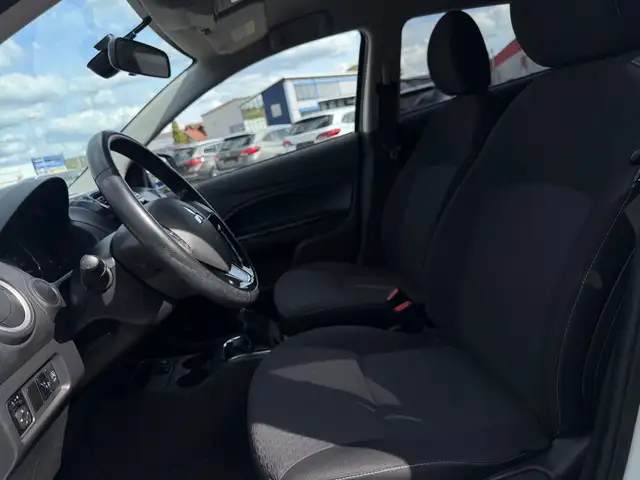 Mitsubishi Space Star view 11