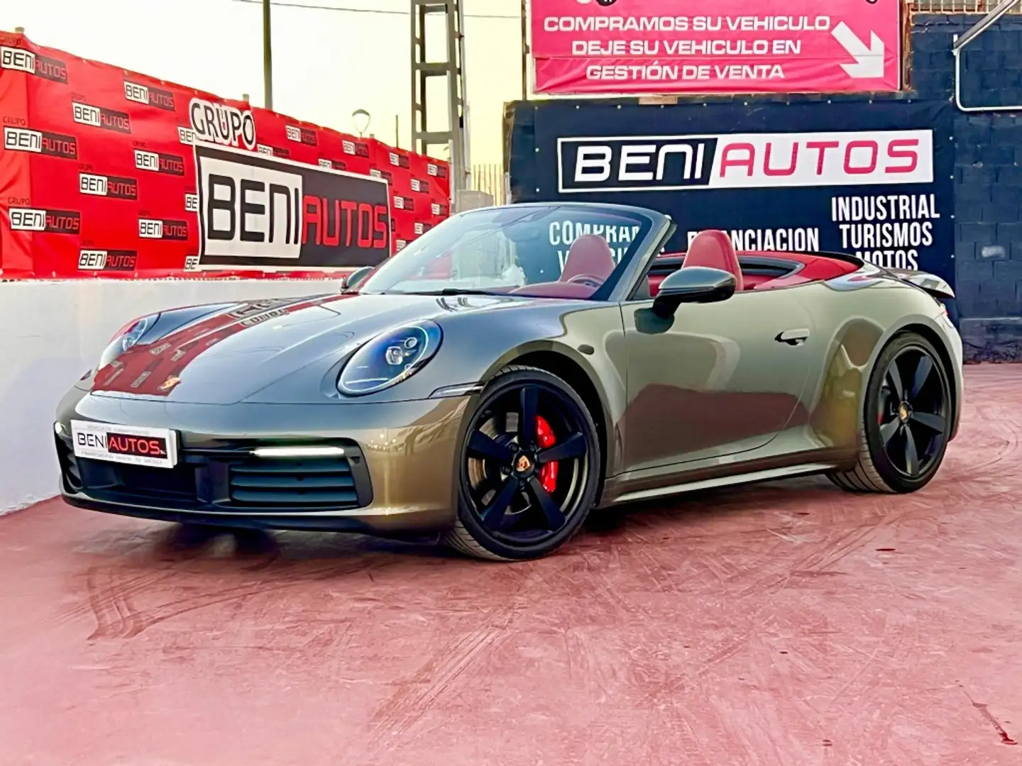 Porsche 992 Carrera 4S Cabriolet PDK Verde - 1