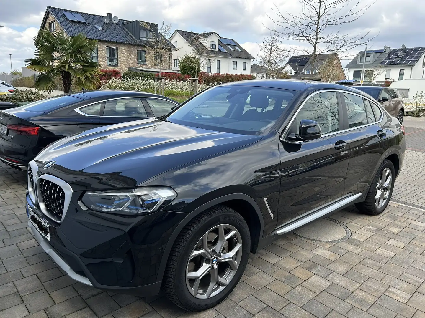 BMW X4 xDrive20i Aut. mit Werksgarantie bis 2027!!! Schwarz - 1