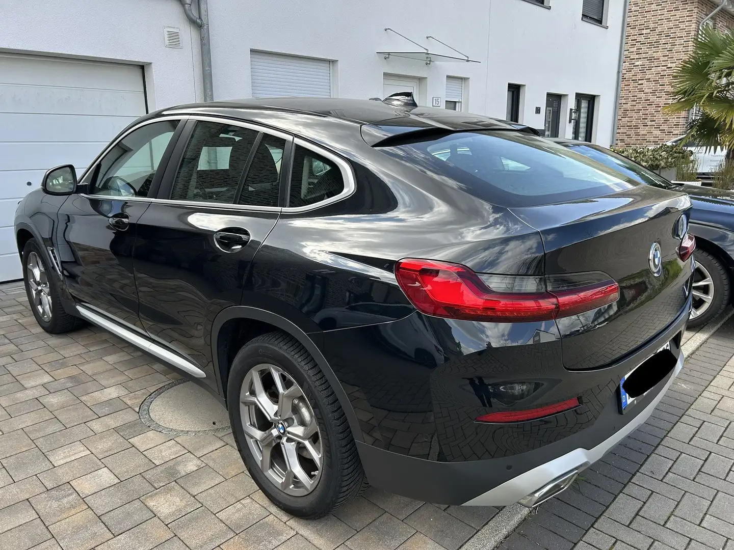 BMW X4 xDrive20i Aut. mit Werksgarantie bis 2027!!! Schwarz - 2