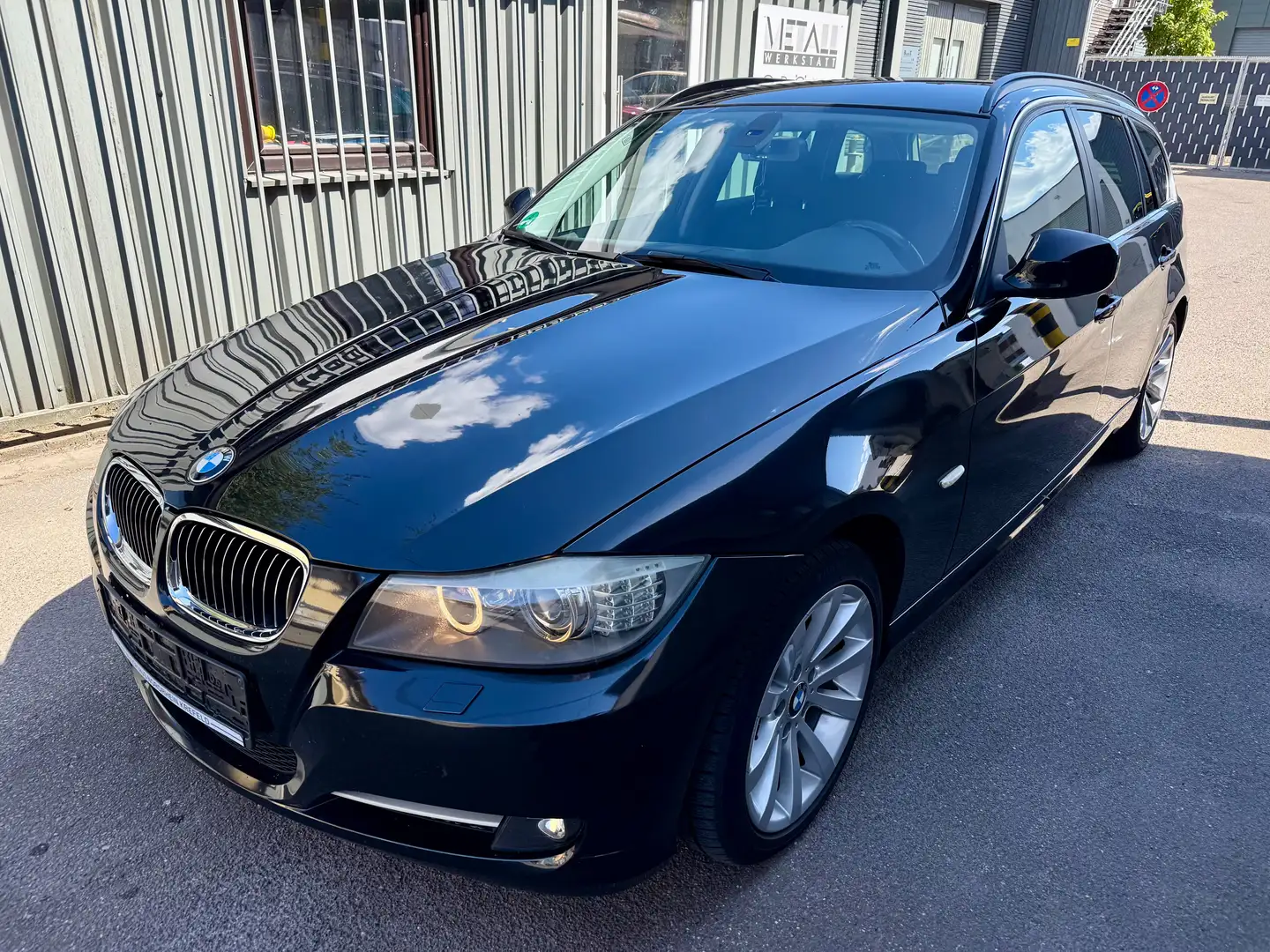 BMW 316 i 2.Hand Bi-Xenon Sitzheizung PDC Bluetooth crna - 1