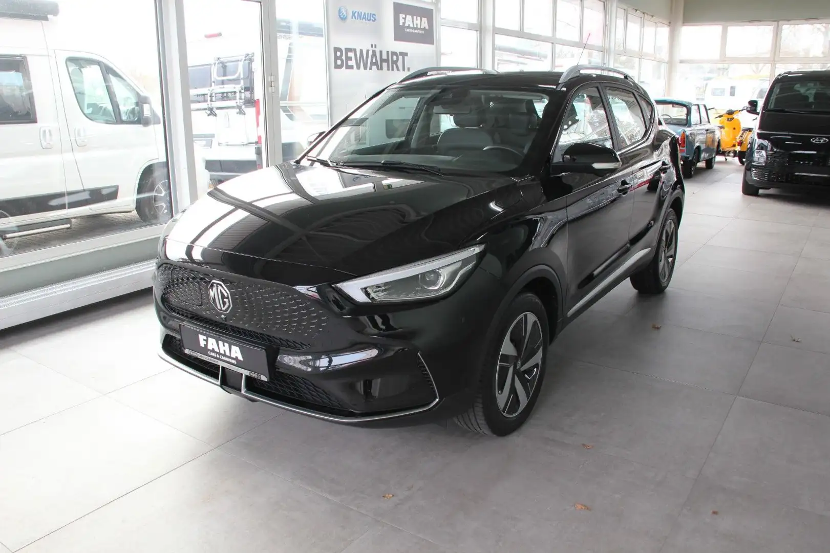 MG ZS EV Luxury Maximal Schwarz - 1