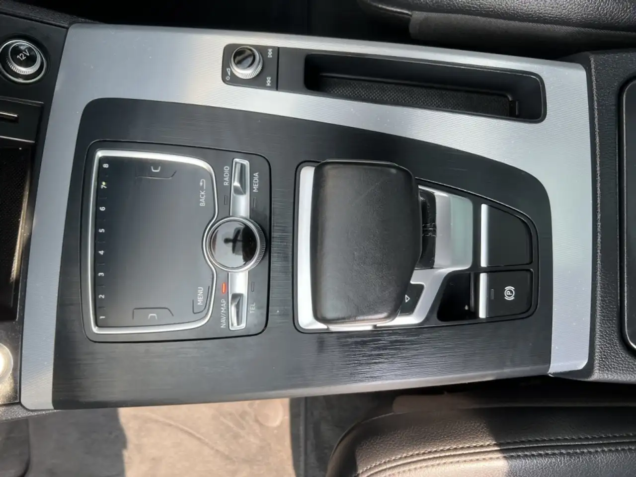 Audi Q5 снимка Audi Q5