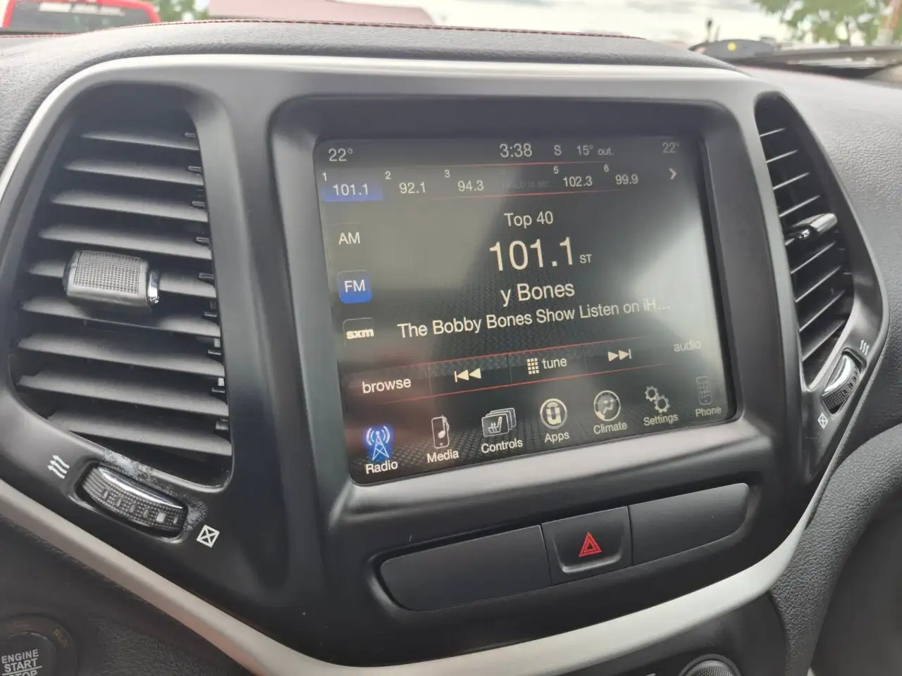 Jeep Cherokee снимка Jeep Cherokee