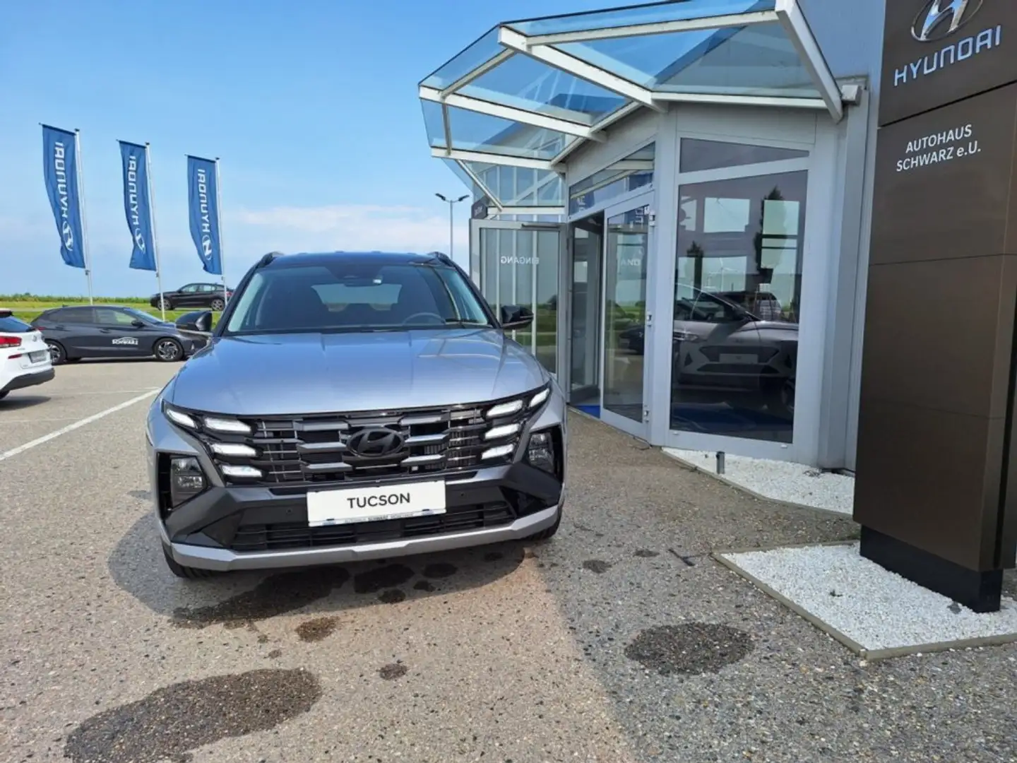 Hyundai TUCSON NX4 GO 1,6 T-GDi 2WD 48V DCT t5bg2-OO2 Schwarz - 2