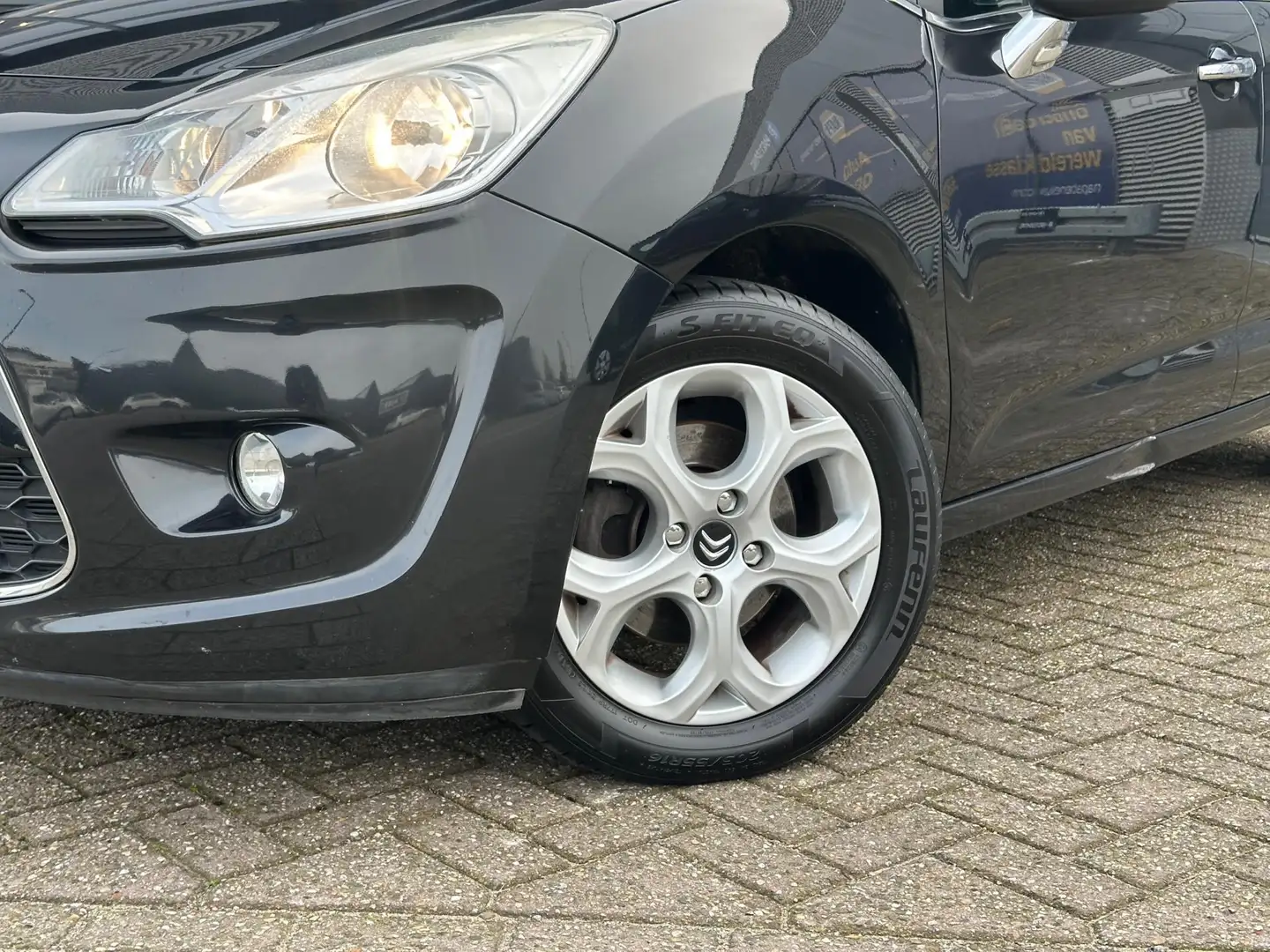 Citroen C3 1.6 VTi Exclusive | Navi | CRUISECR | Airco | NAP Noir - 2