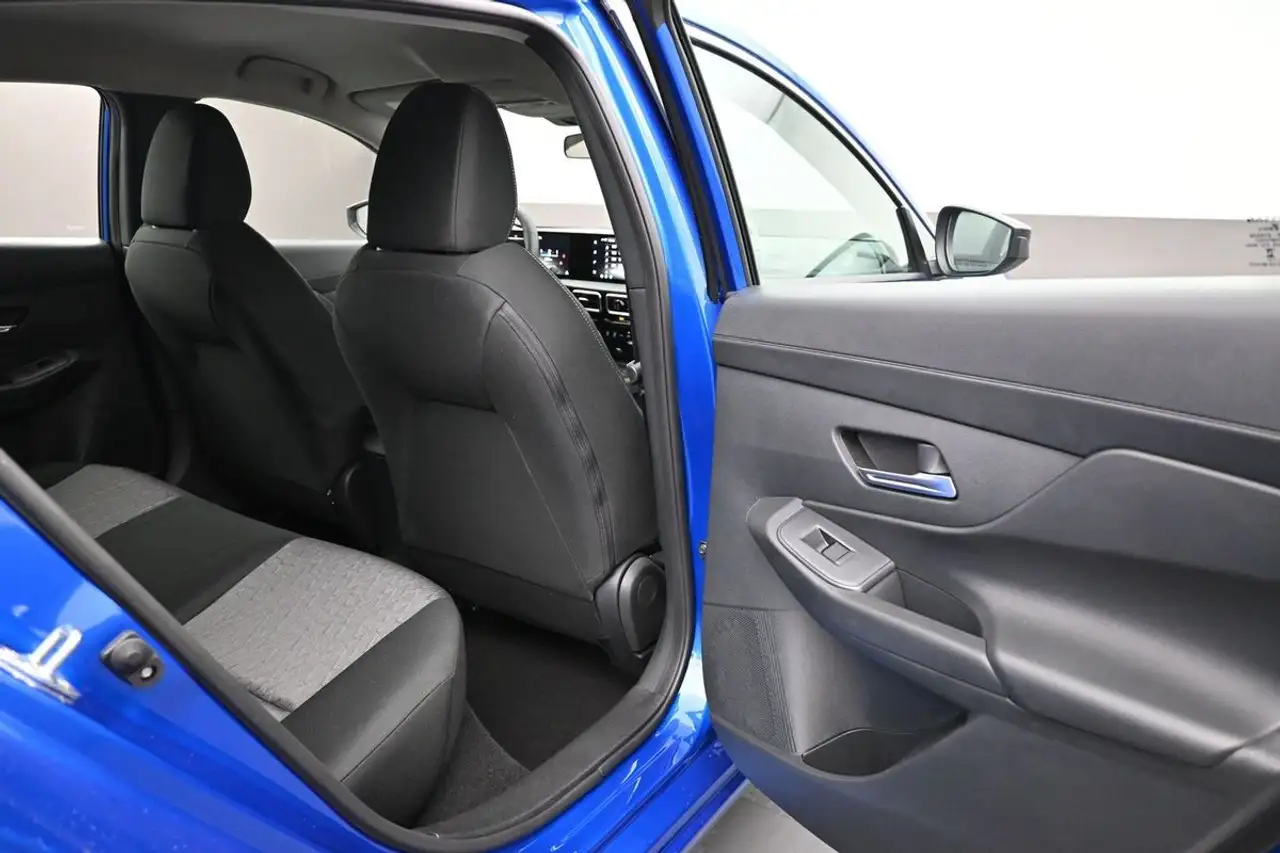 Nissan Sentra fotografie Nissan Sentra