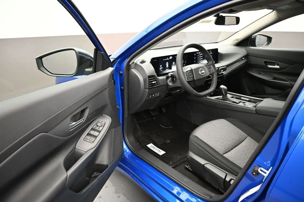 Nissan Sentra fotografie Nissan Sentra