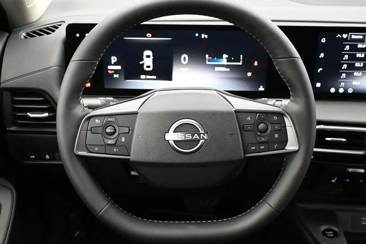 Nissan Sentra fotografie Nissan Sentra