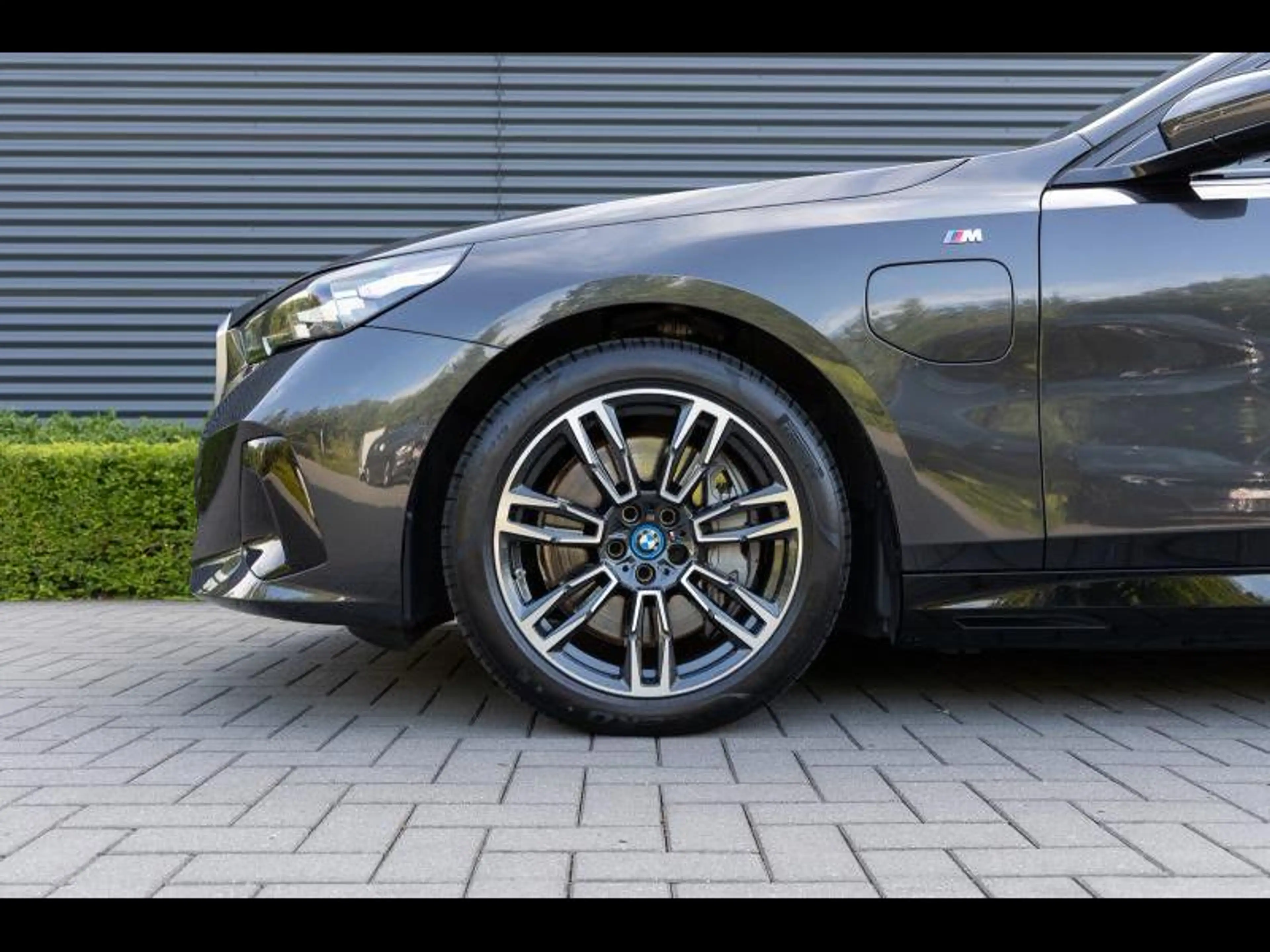 BMW 550 e xDrive Berline — photo 4