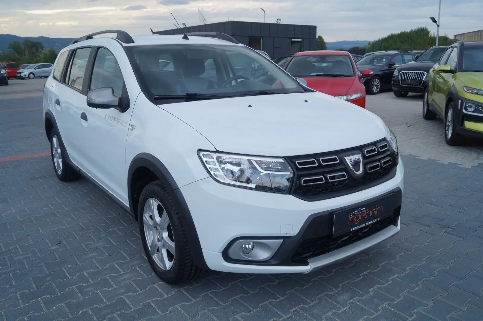 Dacia Logan MCV II Kombi Stepway Klima Navi PDC Tempom Weiß - 1