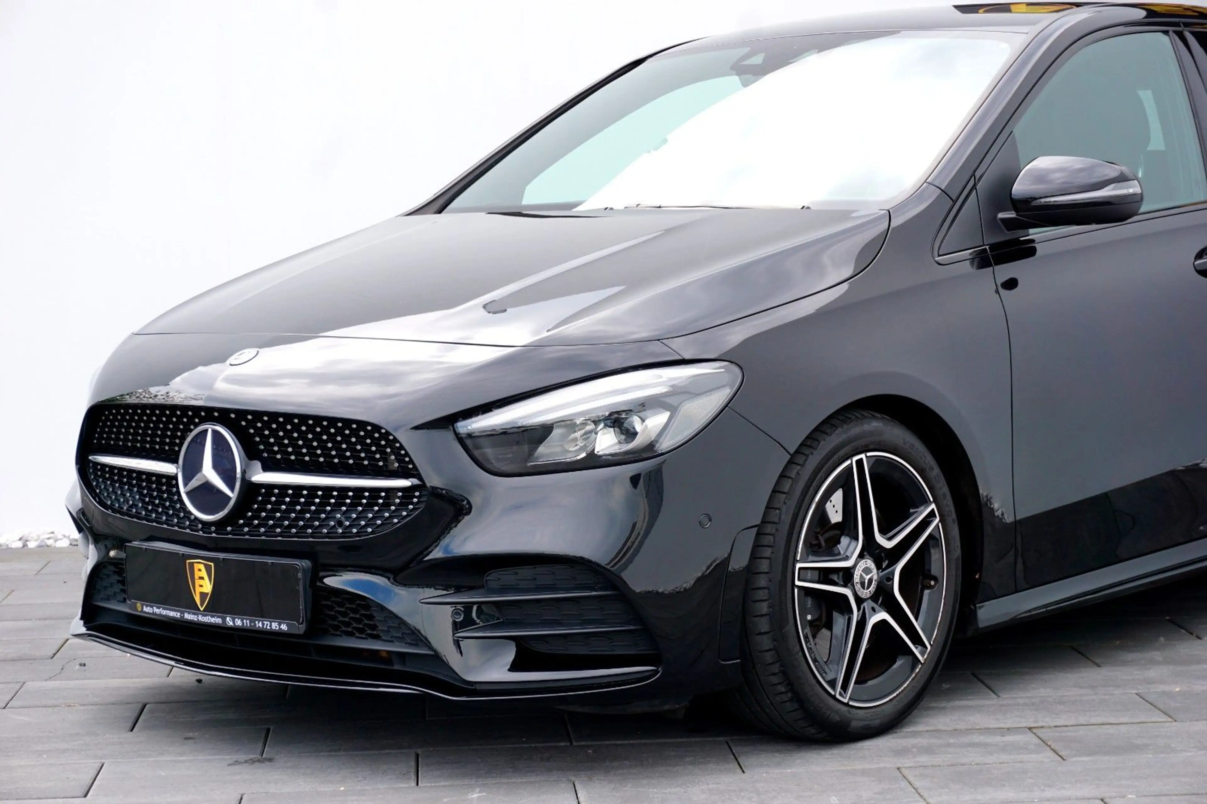 Mercedes-Benz B 250 4M AMG-Line~Navi~MBux~LED~NightP~CarPl~DAB — photo 2