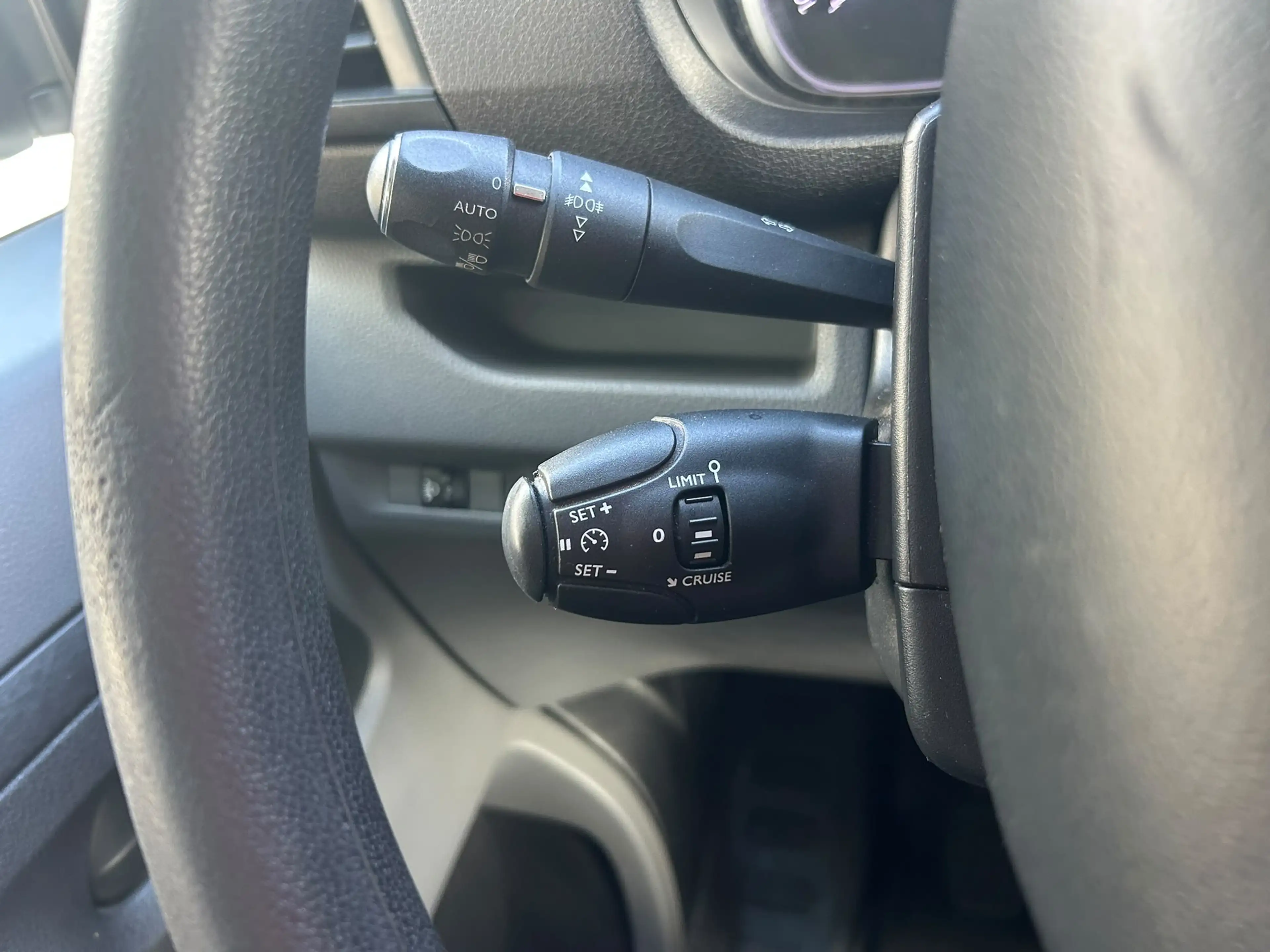 Peugeot Expert — photo 11