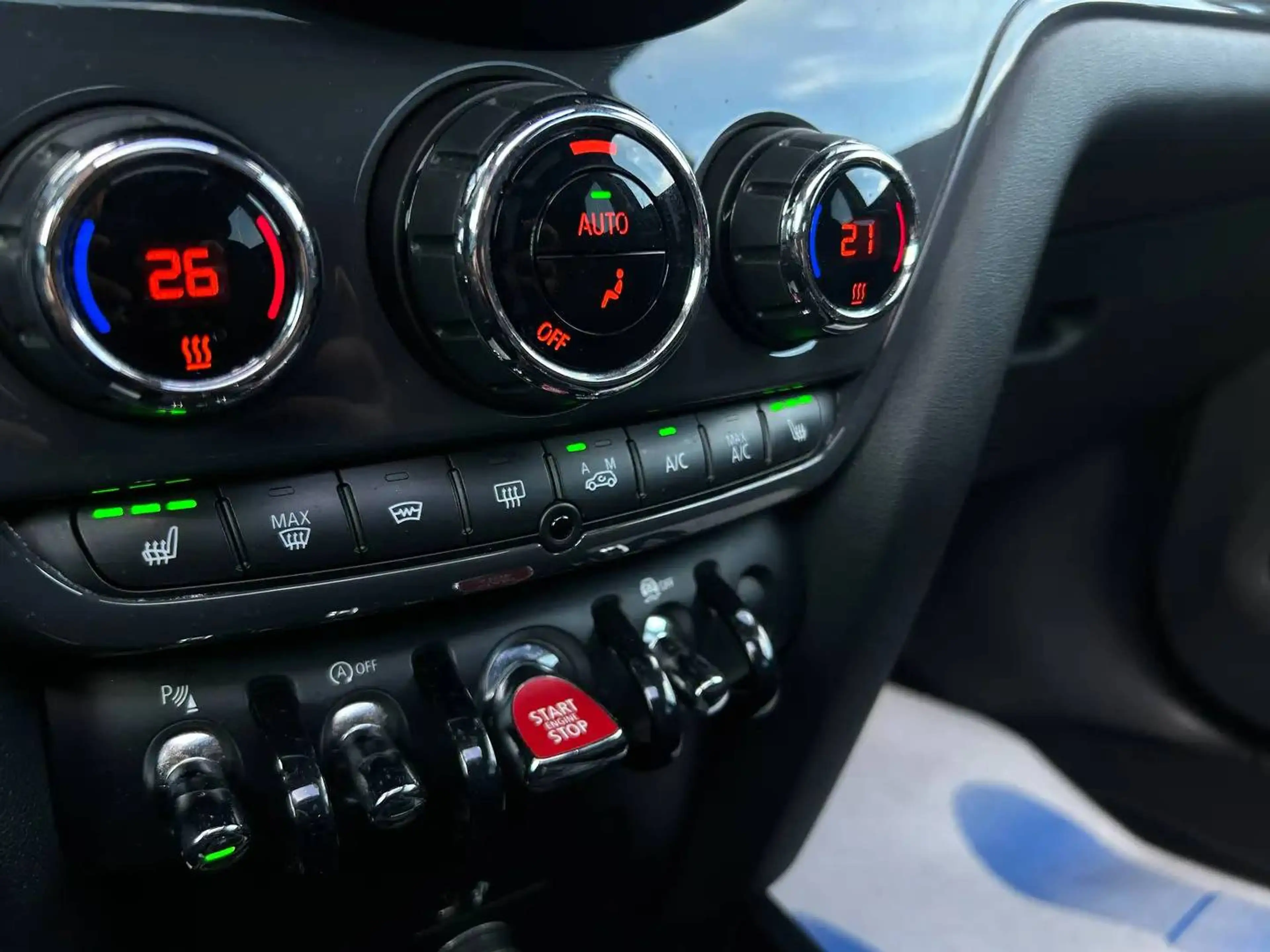 MINI One Countryman 1.5i *GARANTIE*TOIT OUVRANT*SIEGES CHAUFF*GPS*AIRCO* — photo 15