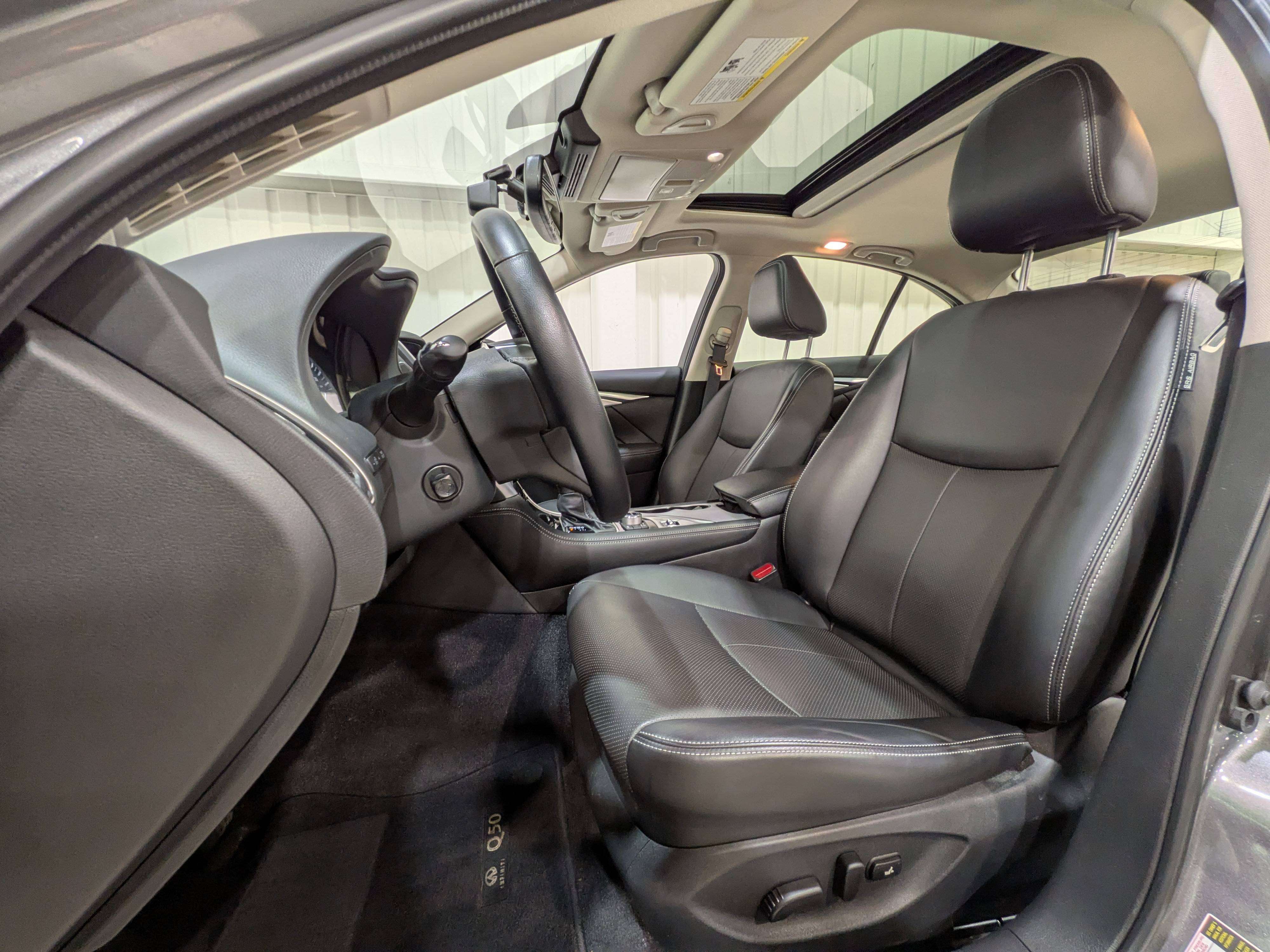 2024 Infiniti Q50 Luxe, AWD, Caméra 360, Carplay, Volant chauffant — photo 1