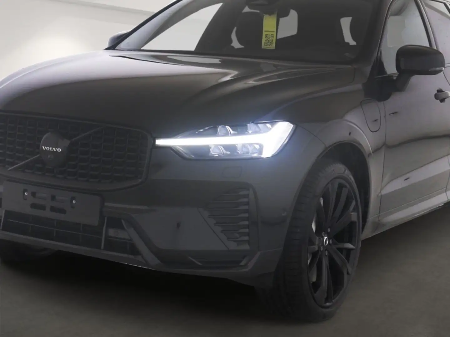 Volvo XC60 T6 Plus Black Edition Plug-In Hybrid AWD EU6e HUD Noir - 2