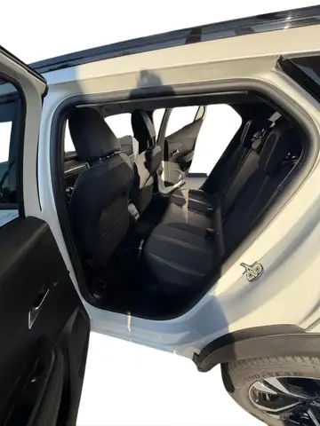 Peugeot 2008 view 10