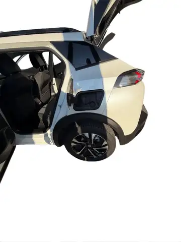 Peugeot 2008 view 11