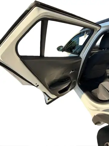 Peugeot 2008 view 8