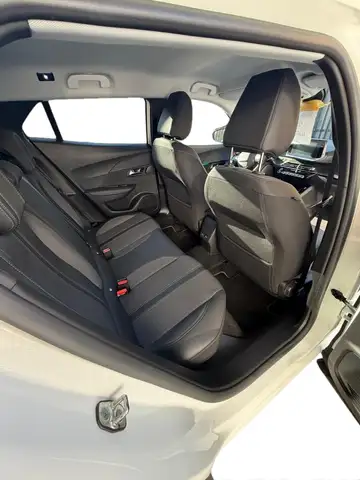 Peugeot 2008 view 14