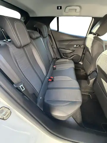 Peugeot 2008 view 15