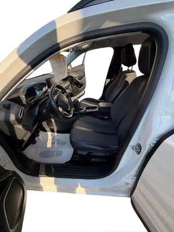 Peugeot 2008 view 6