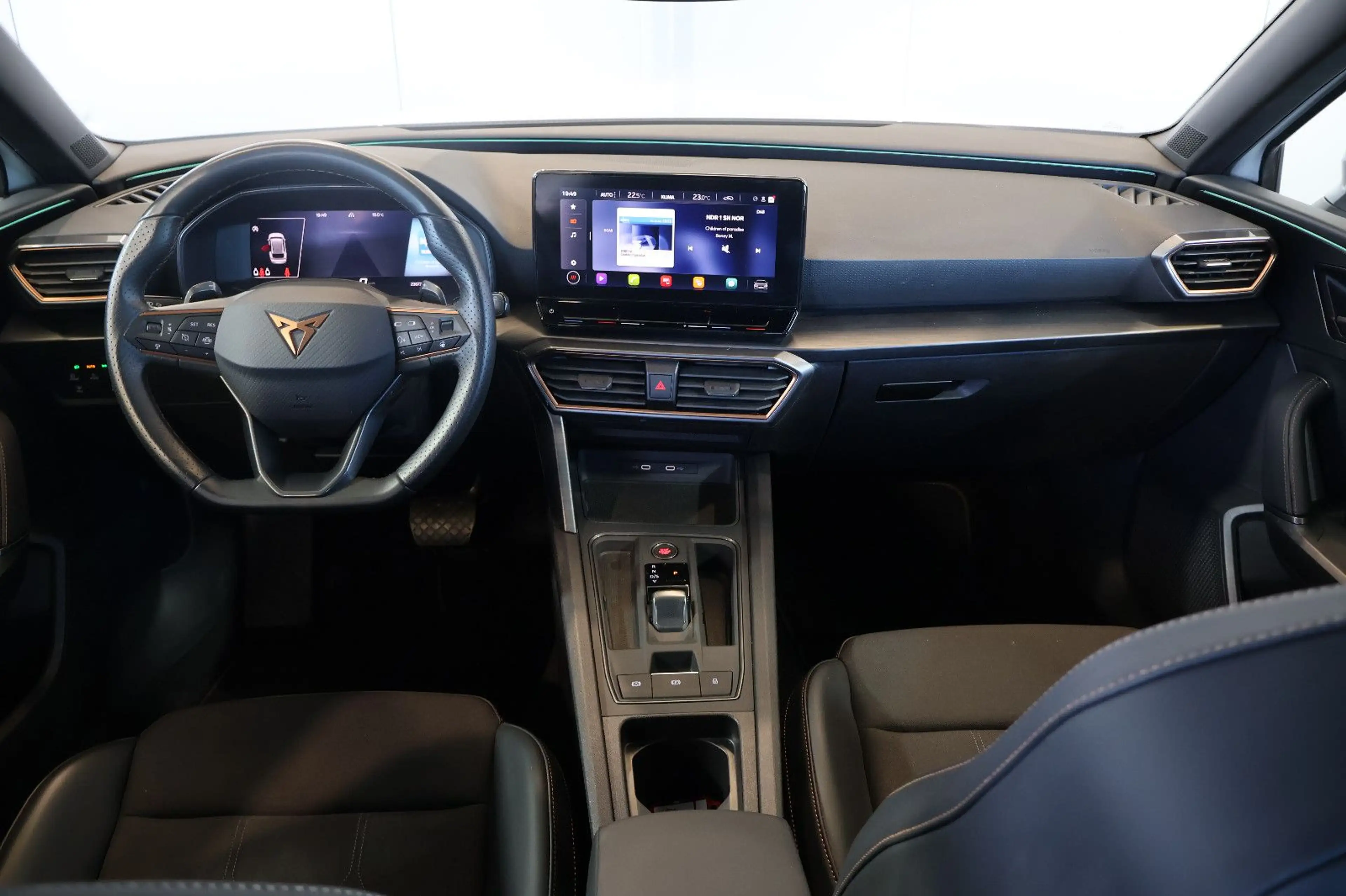 CUPRA Leon ST 1.5 eTSI AID+ACC+KEY+CARPLAY+KAM+LED+18" — photo 7