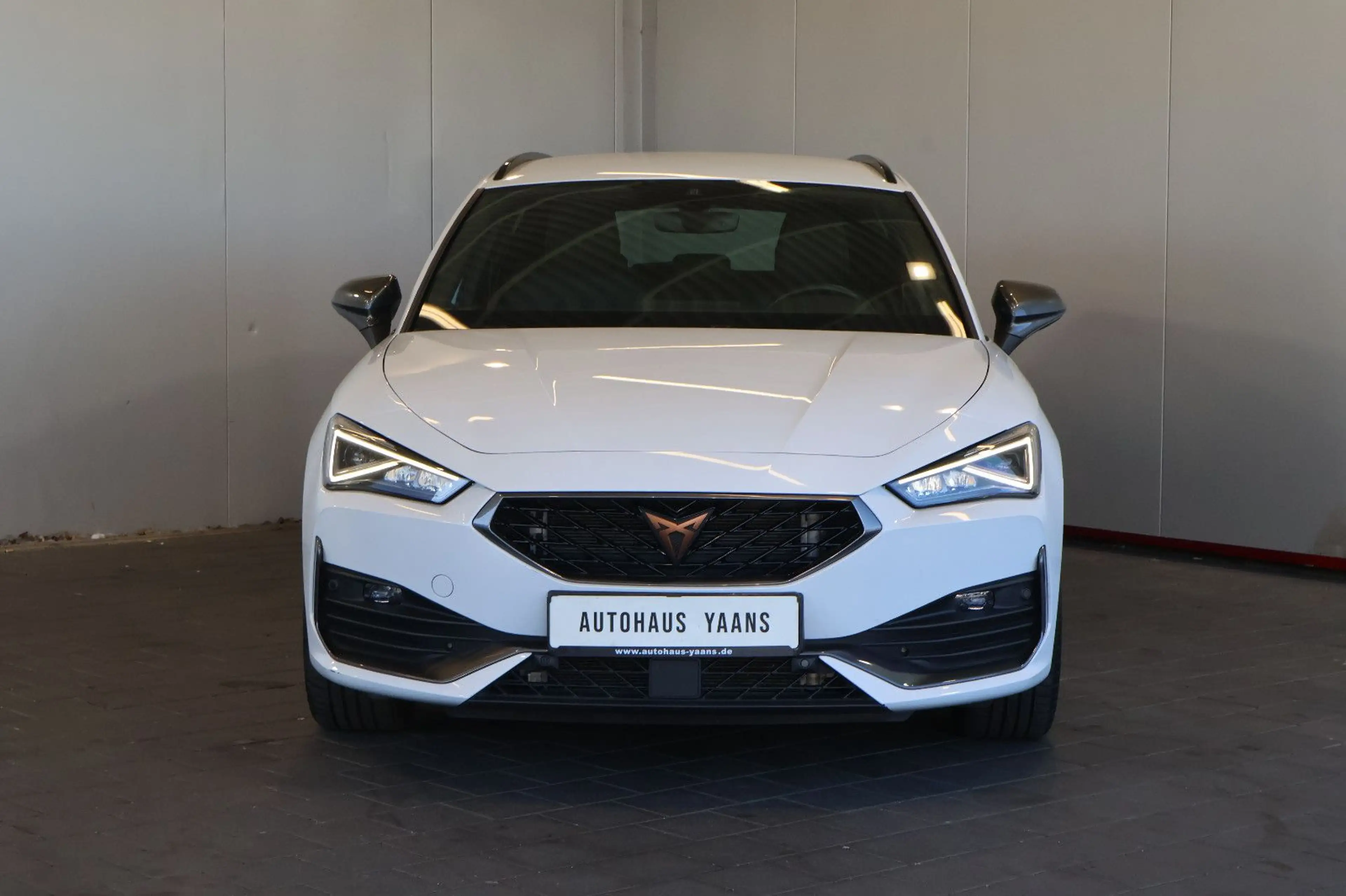 CUPRA Leon ST 1.5 eTSI AID+ACC+KEY+CARPLAY+KAM+LED+18" — photo 2