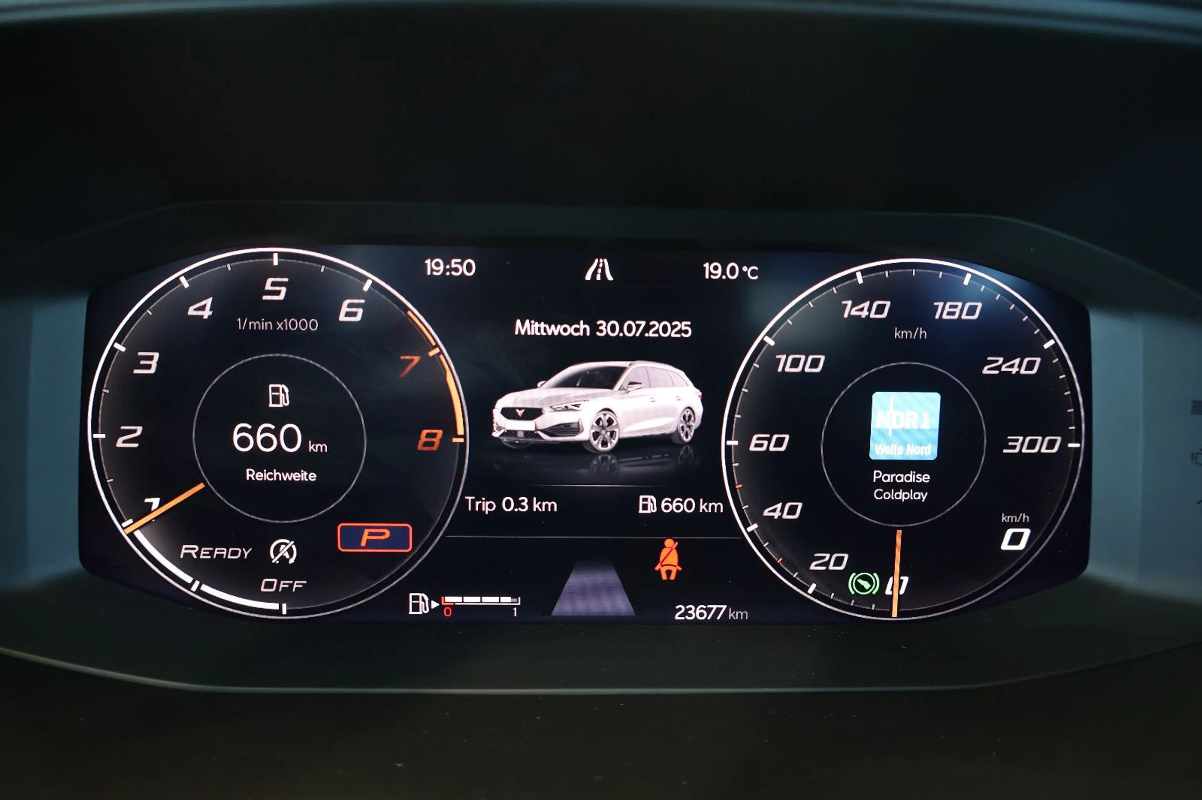 CUPRA Leon ST 1.5 eTSI AID+ACC+KEY+CARPLAY+KAM+LED+18" — photo 8