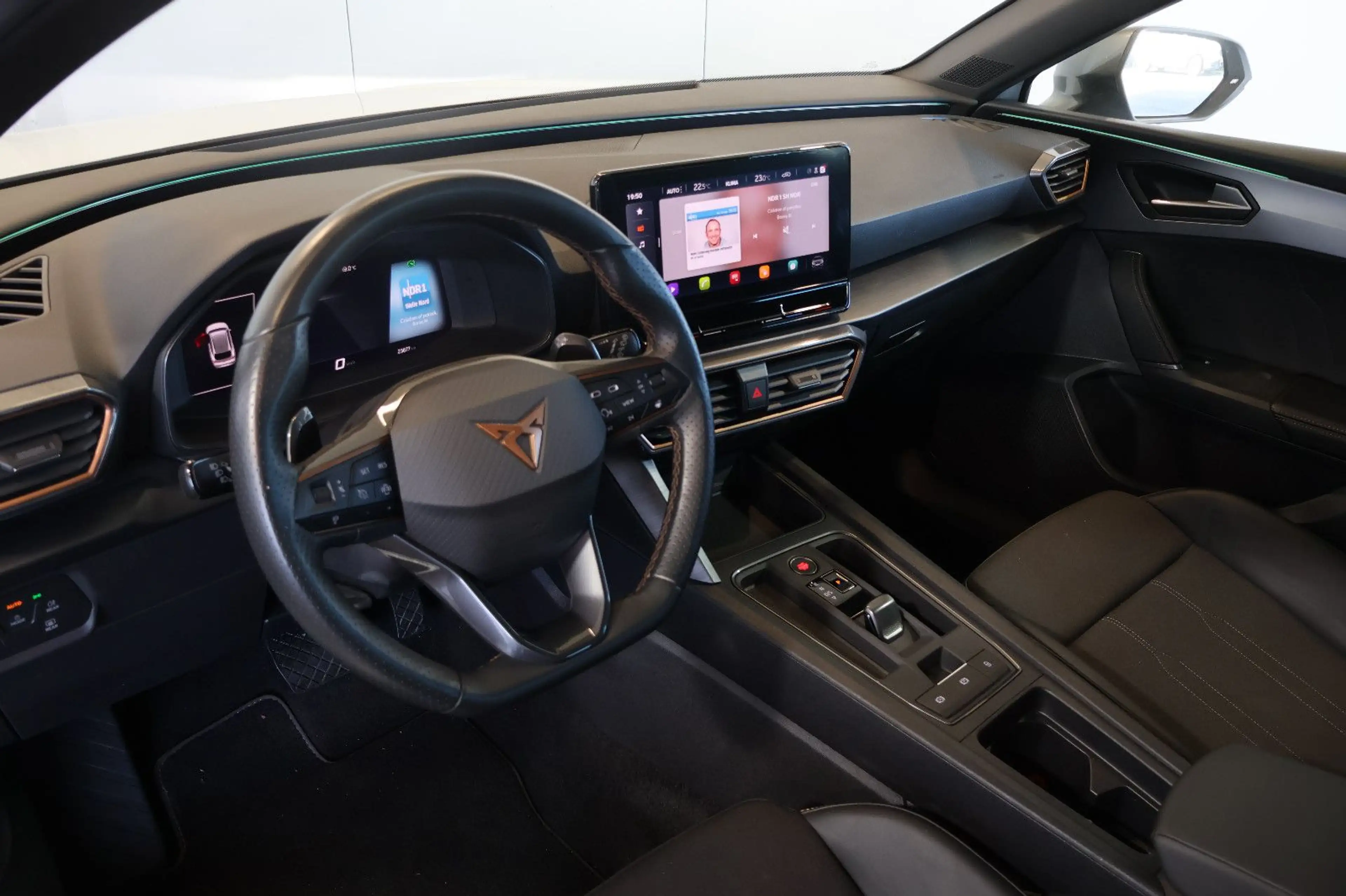 CUPRA Leon ST 1.5 eTSI AID+ACC+KEY+CARPLAY+KAM+LED+18" — photo 10