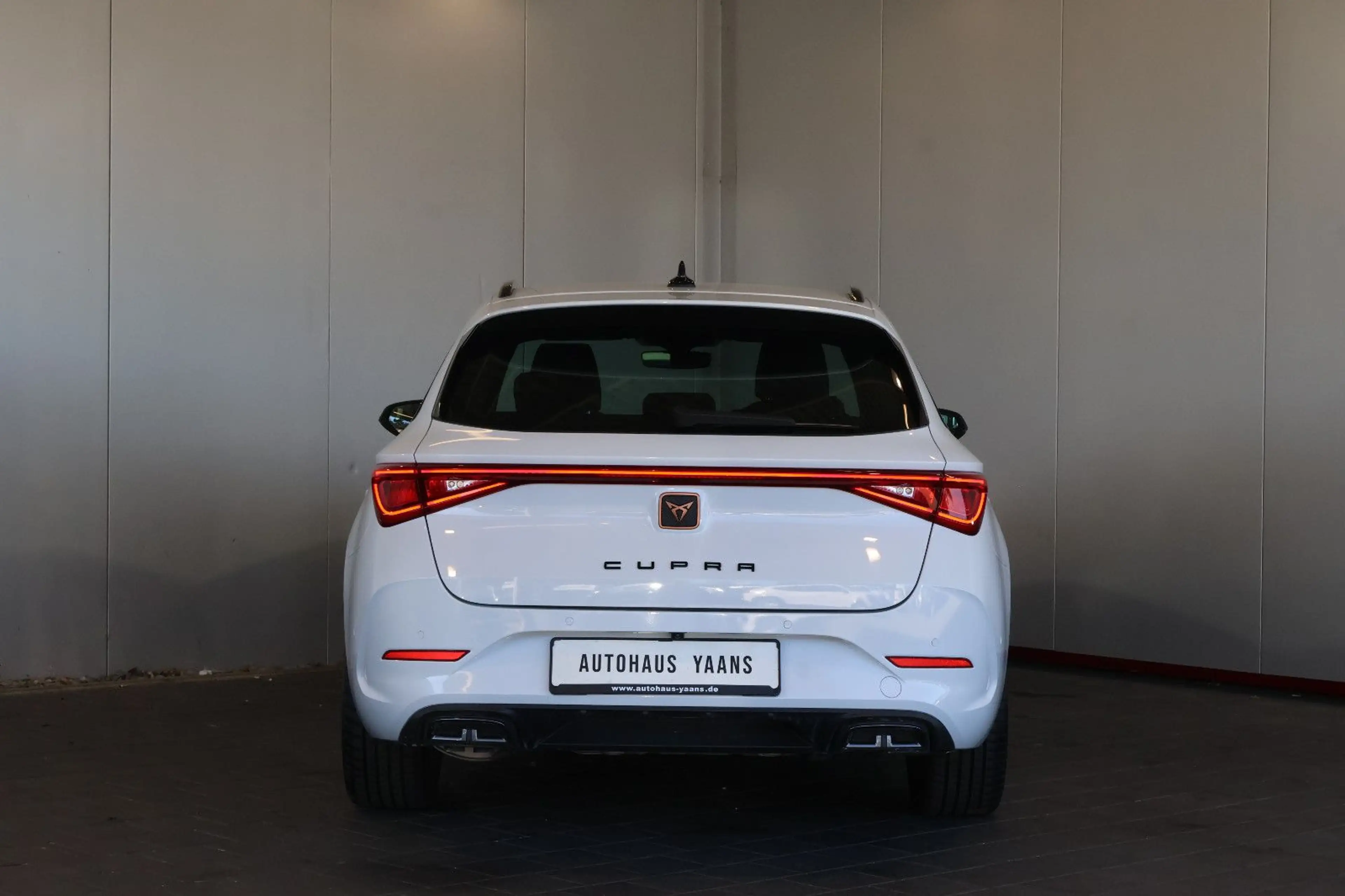 CUPRA Leon ST 1.5 eTSI AID+ACC+KEY+CARPLAY+KAM+LED+18" — photo 5