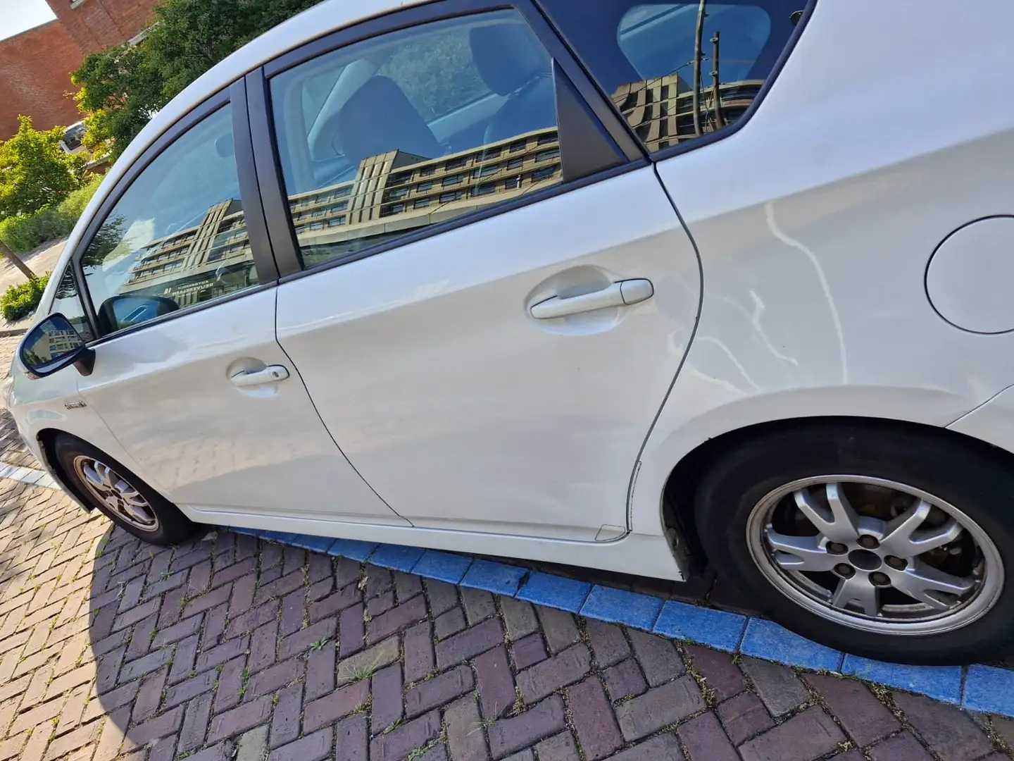 Toyota Prius 1.8 Comfort (start niet) automaat 100pk Wit - 2