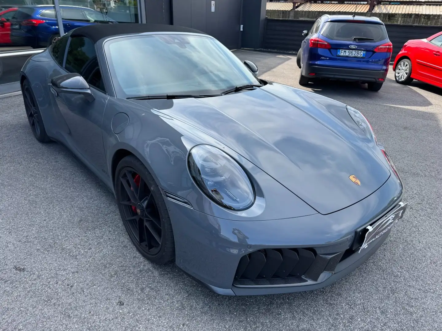 Porsche 911 992.2 Targa 4 GTS Pak Sportdeign Carbonio Bose Gris - 2