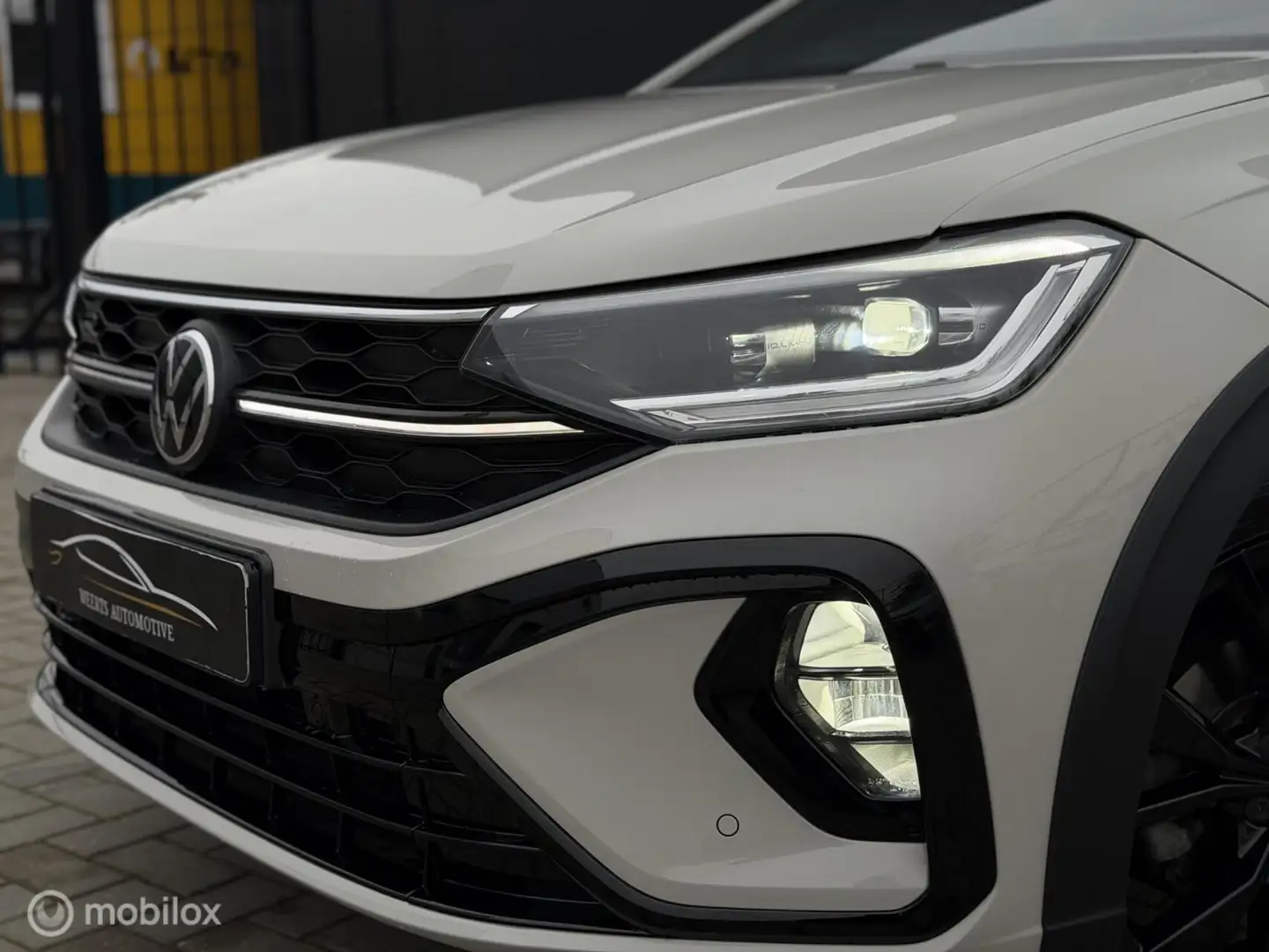 Volkswagen Taigo 1.0 TSI R-Line AUT|STOELVERW|ACC|XENON|VOL! Бежевый  - 2