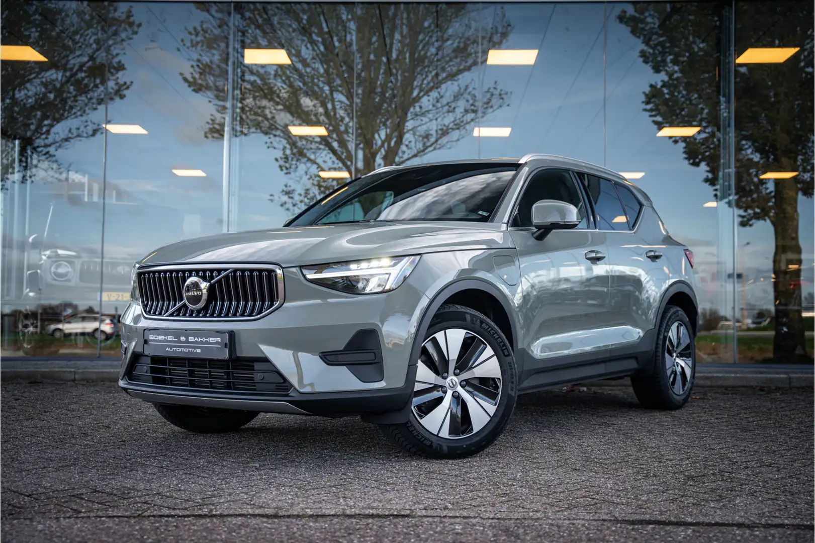 Volvo XC40 T4 Recharge Core Bright ** Camera ** Stuurverwarmi Grün - 1