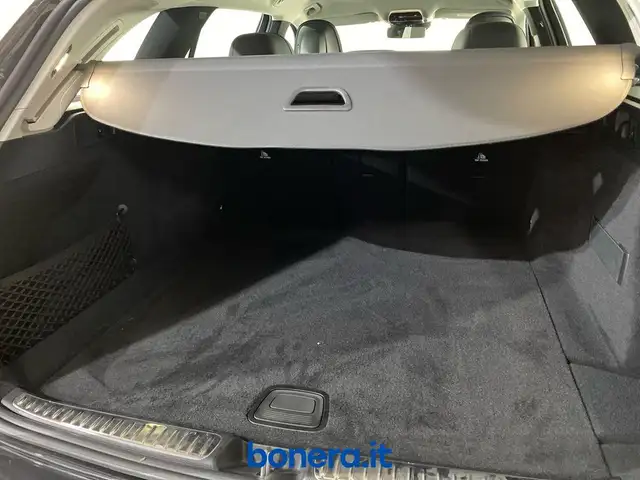 Mercedes-Benz C-Class view 9