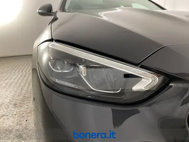 Mercedes-Benz C-Class view 8