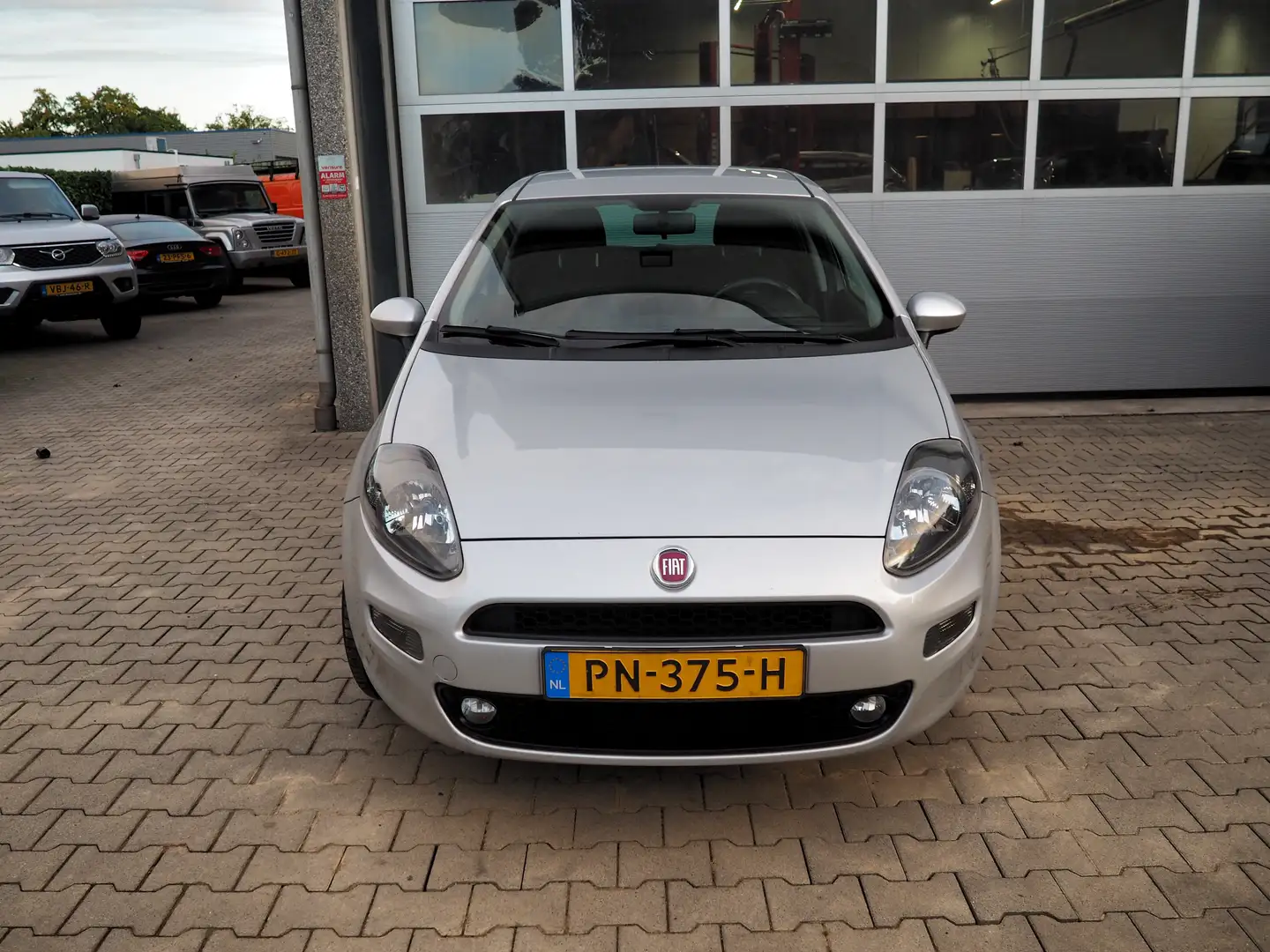 Fiat Punto 0.9 TwinAir Turbo Pop AIRCO ELEK. PAKKET LM VELGEN Gris - 2
