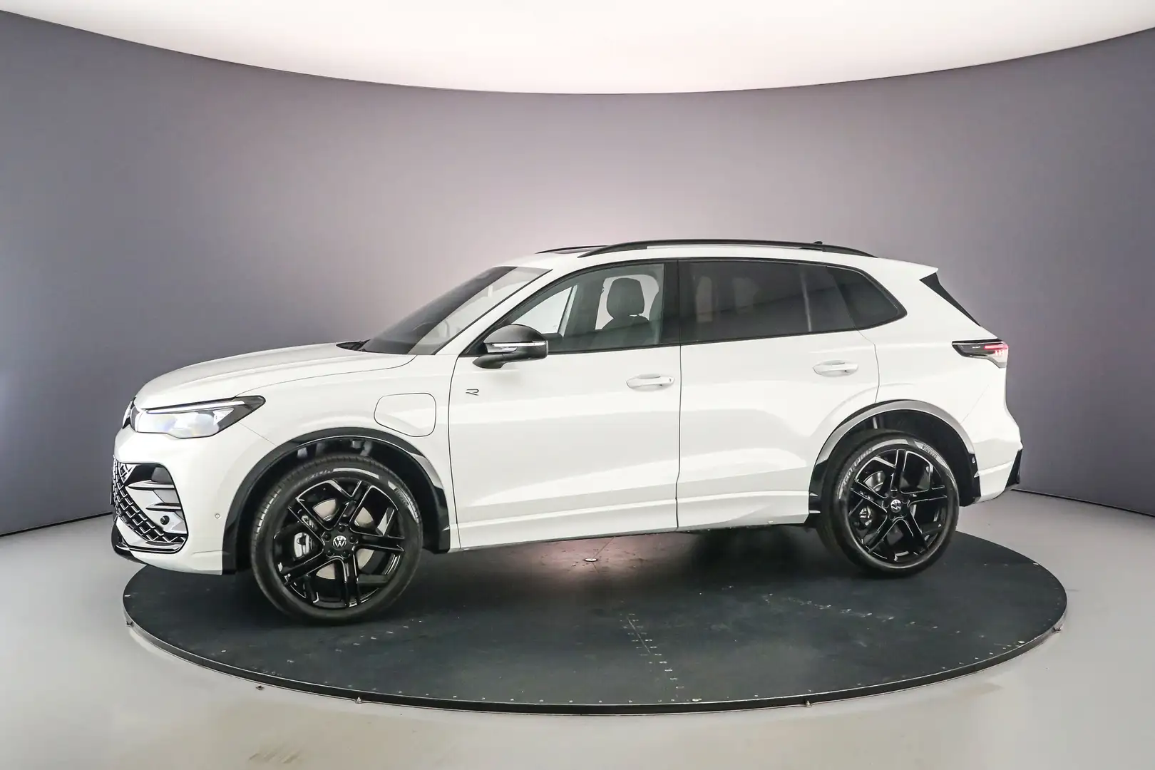 Volkswagen Tiguan 1.5 eHybrid 272pk R-Line Edition - eHybrid Wit - 2