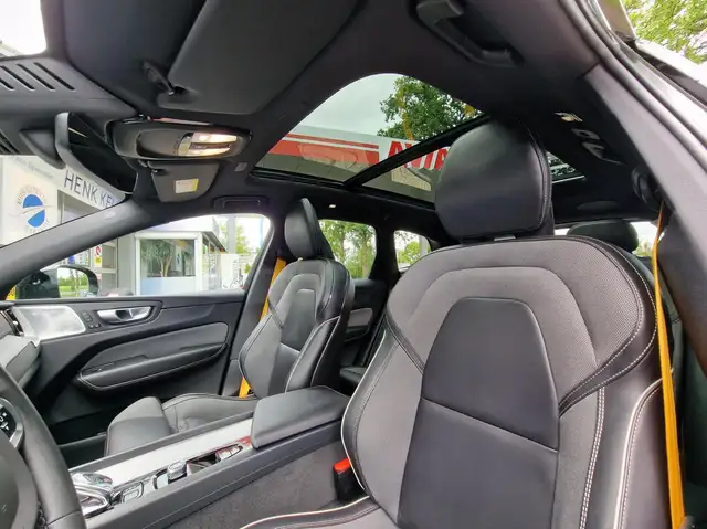 Volvo XC60 view 6