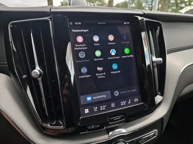 Volvo XC60 view 21