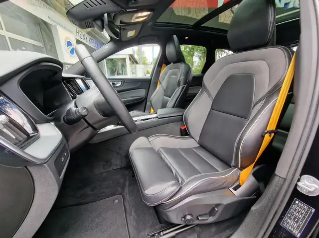 Volvo XC60 view 5