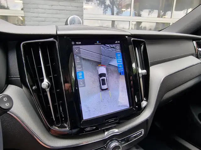 Volvo XC60 view 10