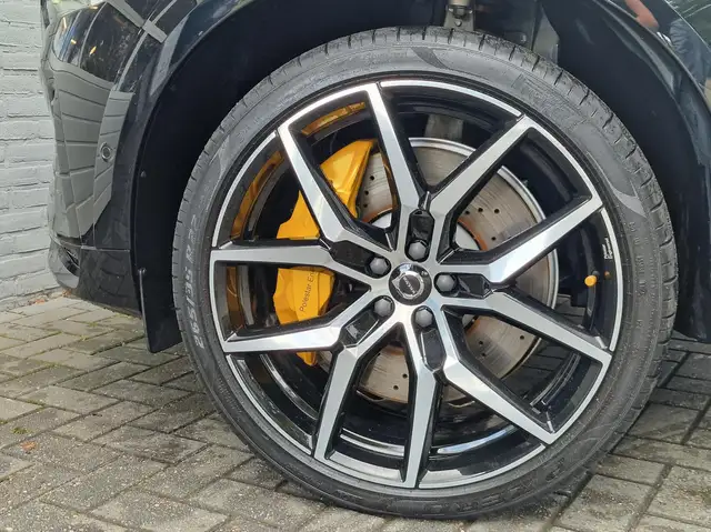 Volvo XC60 view 12