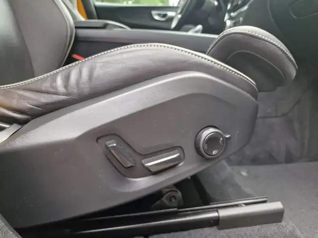 Volvo XC60 view 22