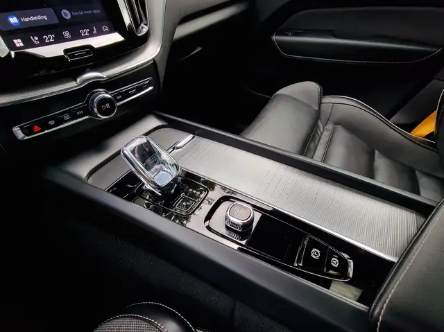 Volvo XC60 view 25