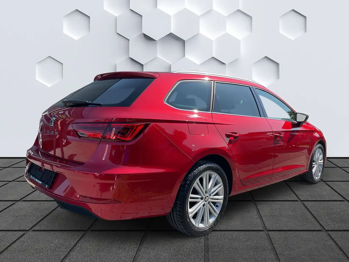 SEAT Leon Sportstourer 1.5 DSG TSI Xcellence Navi Rüc Rouge - 2