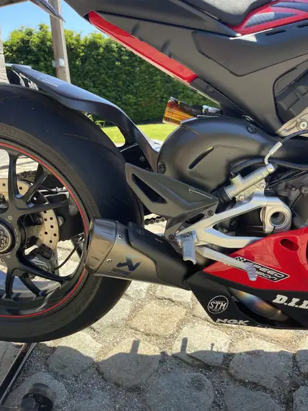Ducati PANIGALE V4 S - foto 4